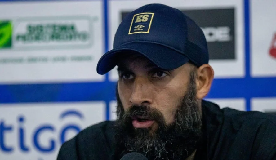 Eric Acuña a seleccionadas sub-17: "Las mismas personas que me están atacando han dicho que soy como un padre para ustedes"