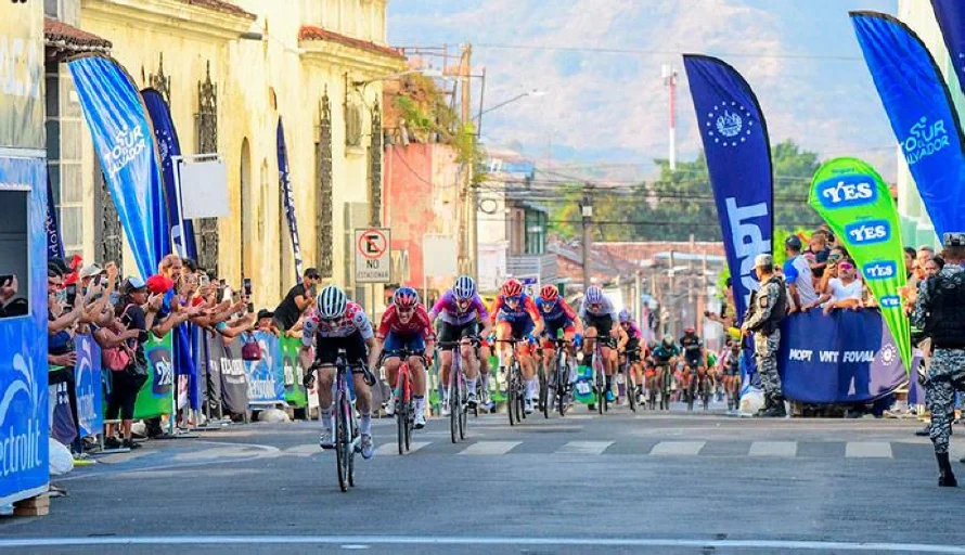 Culmina la etapa 4 del Tour El Salvador 2025 en Santa Ana