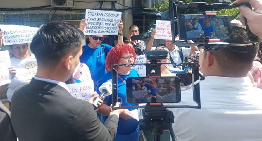 Sindicalistas denuncian violaciones a derechos laborales en ISDEMU y alcaldías