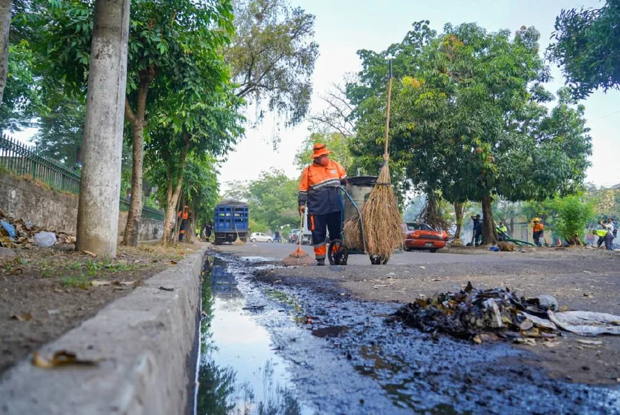Alcaldía capitalina limpiará más de 62,000 tragantes