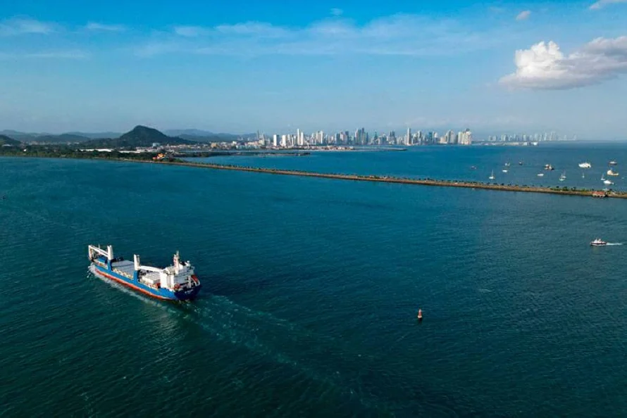 El jefe del Pentágono advierte de que EEUU no permitirá que China ponga en peligro el canal de Panamá