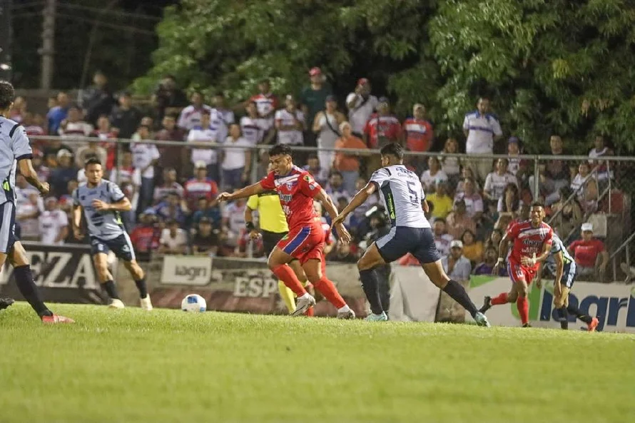 Firpo y Alianza reparten puntos tras empatar 0-0 en el clásico joven