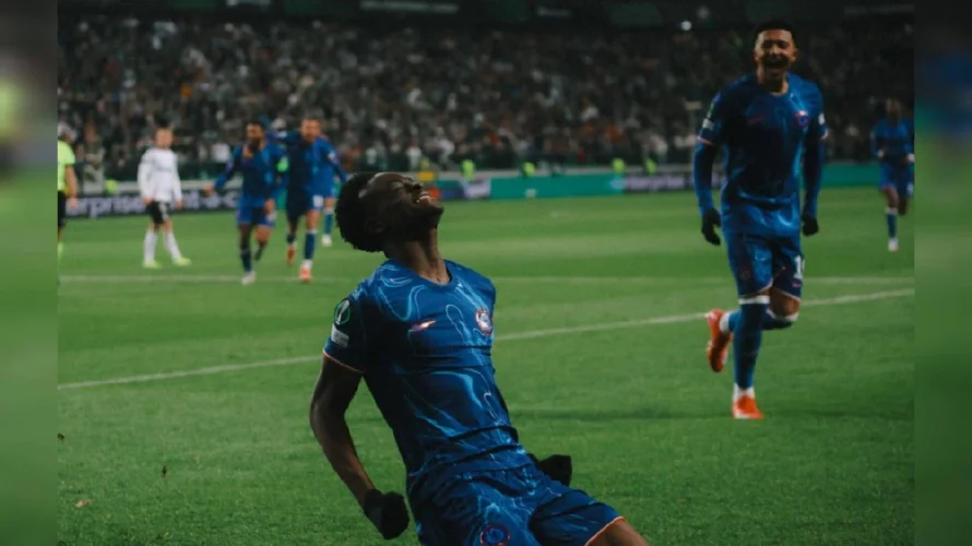El Chelsea vence 0-3 al Legia y se acerca a semifinales de la Conference