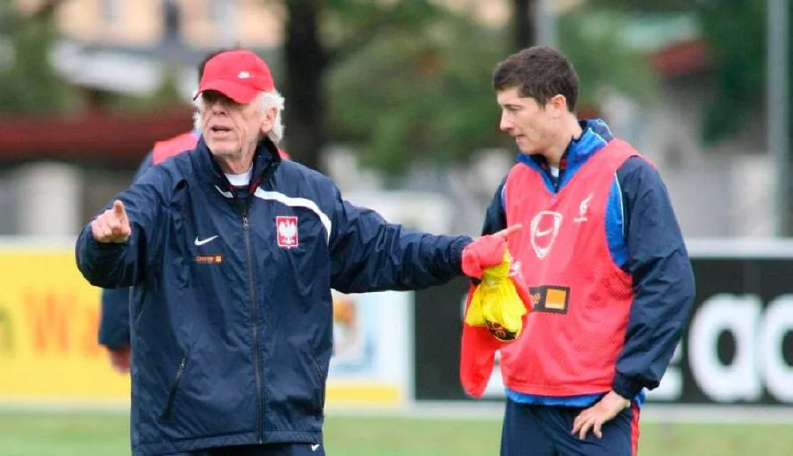 Lewandowski agradece a Beenhakker cumplir "el sueño" de jugar en la selección de Polonia