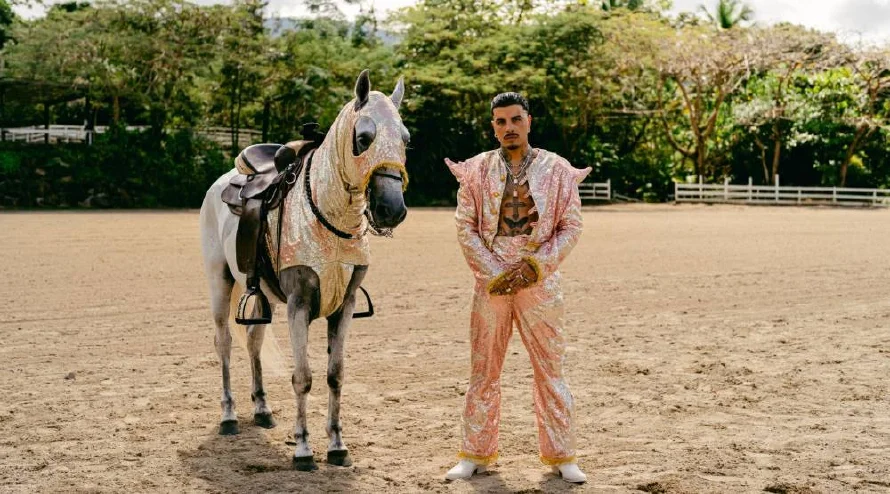 Rauw Alejandro lanza el tema "Carita linda", una carta de amor a Puerto Rico