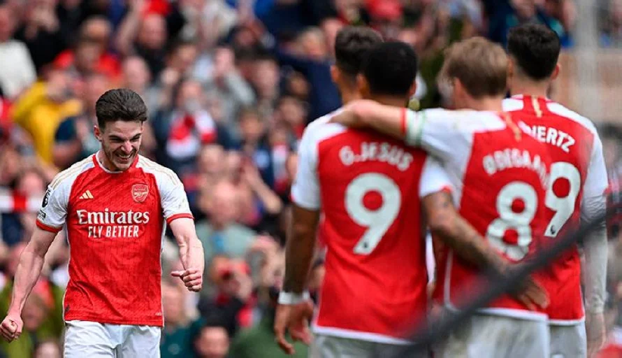 El Arsenal busca cerrar su semana perfecta frente al Brentford antes de visitar el Bernabéu