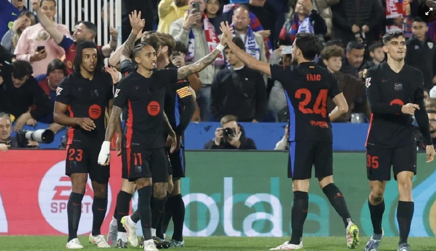 El Barça sale más líder de Butarque