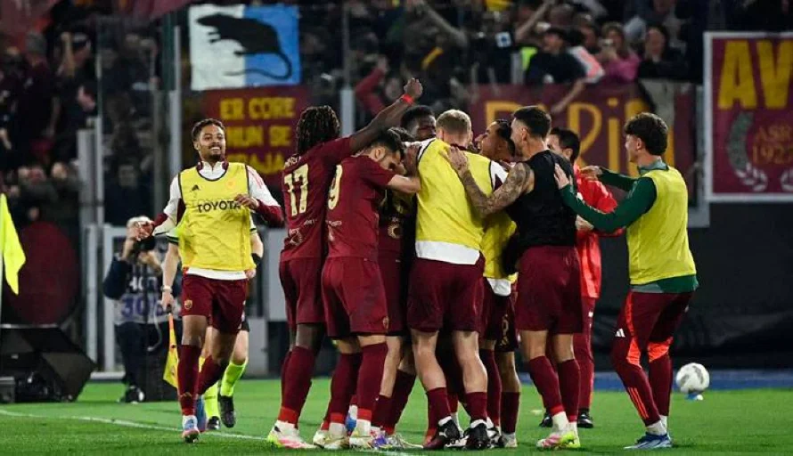 Lazio y Roma empatan 1-1 en el derbi capitalino