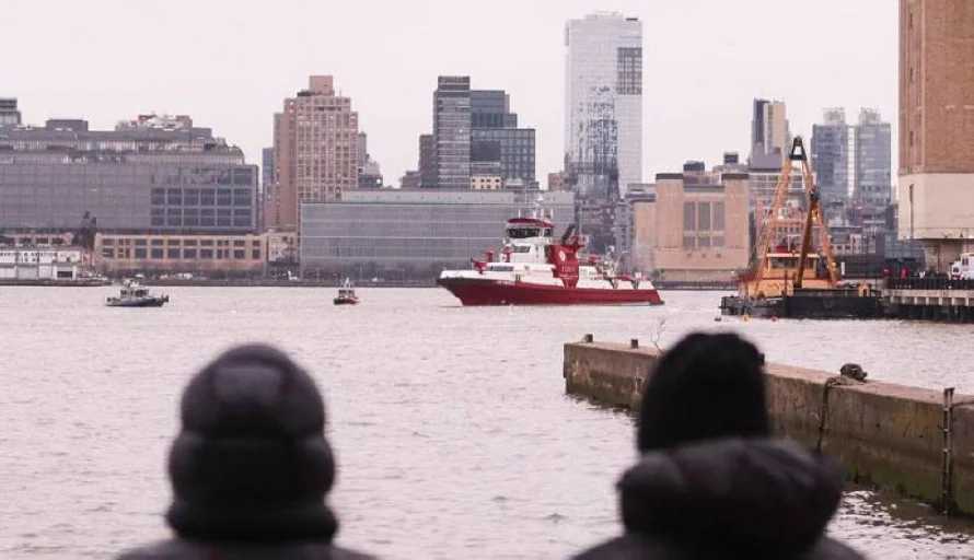 La compañía del helicóptero siniestrado en Nueva York dejará de operar "de inmediato"