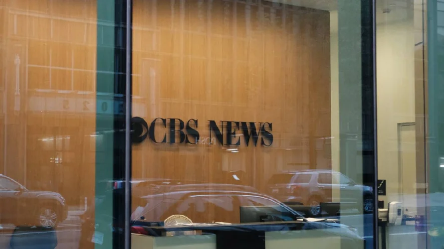 Trump dice que CBS debería perder su licencia de emisión