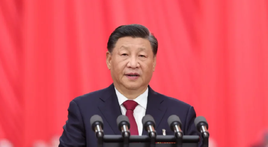 Xi Jinping advierte desde Vietnam que la guerra comercial "erosionará" el orden económico global
