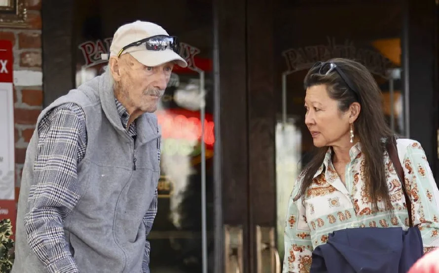 Antes de fallecer, la esposa de Hackman buscó información sobre síntomas gripales y covid