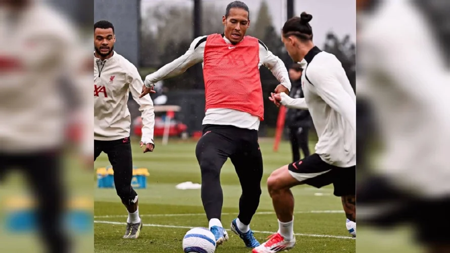 Liverpool va por el título ante Leicester y Arsenal busca arruinar la fiesta "red"