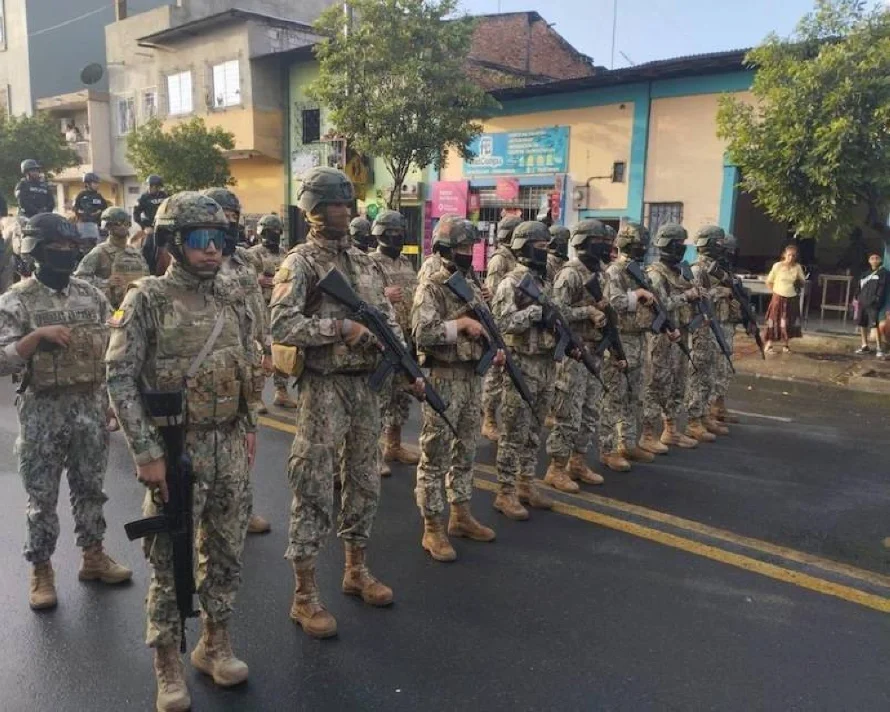 Ecuador está en "alerta máxima" tras alerta militar de posibles atentados contra Noboa