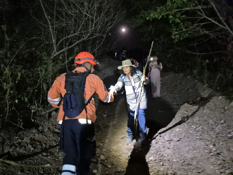Alcaldía suspende las caminatas en volcán de Chinchontepec tras desaparición de profesor