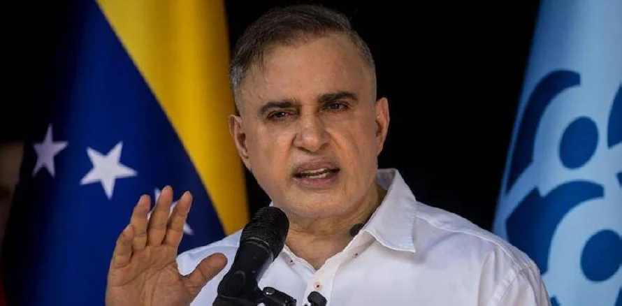 Fiscal venezolano tacha de "cínica" propuesta de Bukele y pide fe de vida de 252 migrantes