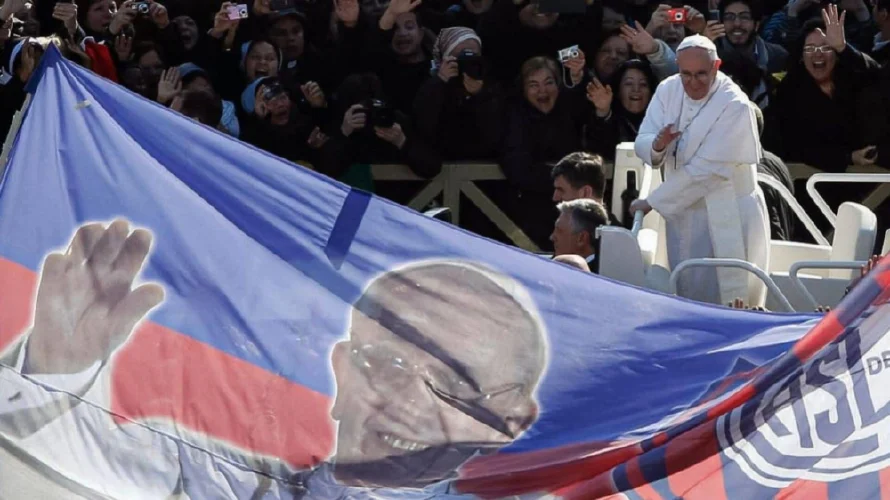 El San Lorenzo argentino resalta el "amor por el Ciclón" del papa Francisco