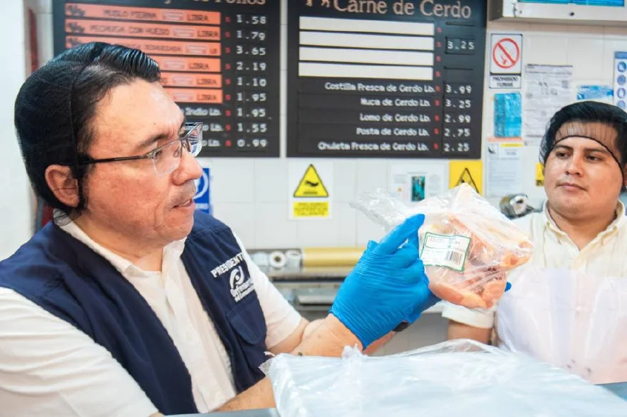 Defensoría encontró 230 productos vencidos en restaurantes, tiendas y farmacias en Semana Santa