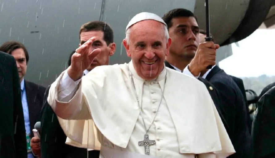 Presidente Bukele y primera dama lamentan el fallecimiento del papa Francisco