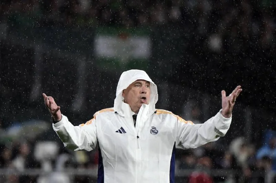 Luis Figo: "Me extraña mucho que se ponga en duda a un entrenador con el valor de Ancelotti"