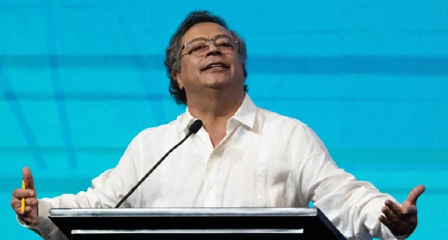 El presidente de Colombia dice que Estados Unidos le retiró la visa