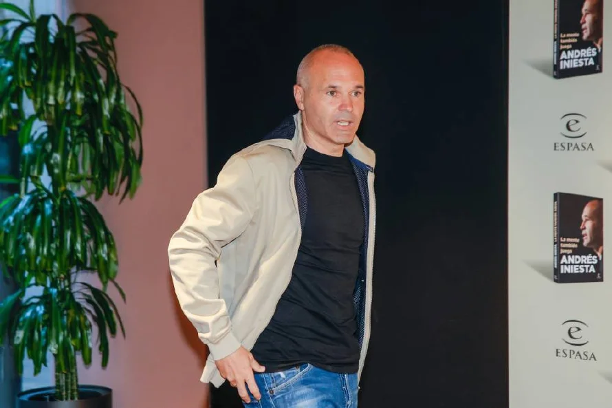 Andrés Iniesta: "No es exagerado pensar en que el Barça puede ganar los tres títulos"