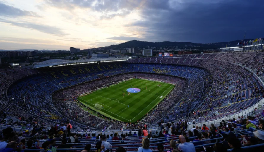 El césped ya asoma en el Spotify Camp Nou