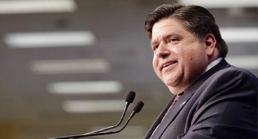 El gobernador de Illinois anuncia sanciones contra El Salvador por apoyar deportaciones de Trump