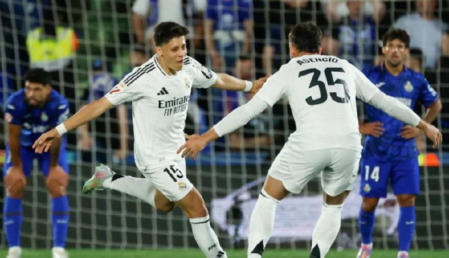 Un gol de Arda Güler le da vida al Real Madrid en Liga
