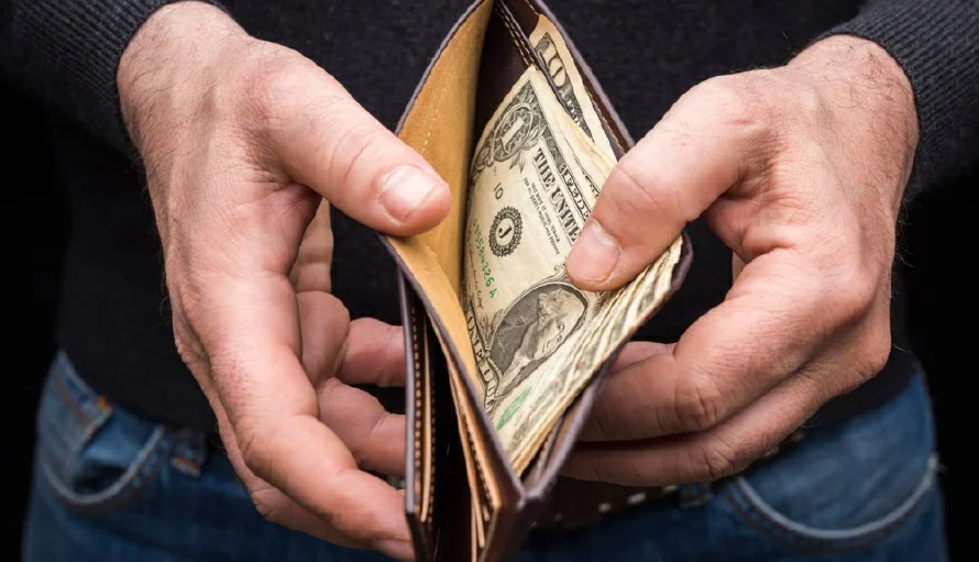 Así quedarían los salarios mínimos con el ajuste del 12 % propuesto por Bukele