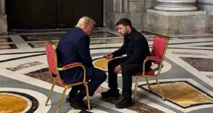 Trump abandona el Vaticano tras asistir al funeral del papa, donde se reunió con Zelenski