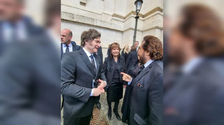 Ulloa se reunió con líderes internacionales durante su participación en exequias del papa Francisco