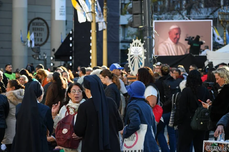 El papa Francisco recibe un último adiós en su tierra durante una emotiva jornada en Buenos Aires