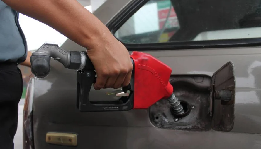 Precio del combustible bajará $0.02 a partir de este martes a nivel nacional