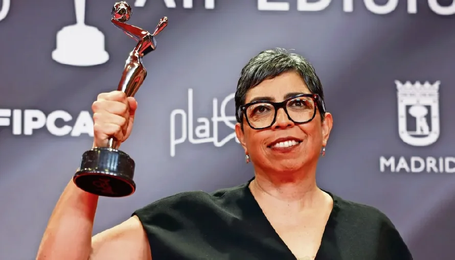 Salvadoreña Tatiana Huezo ganó Premio Platino al Mejor Documental por "El eco"