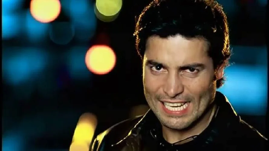 Defensores de animales exigen que Chayanne cambie tema "Torero" a "Bombero"