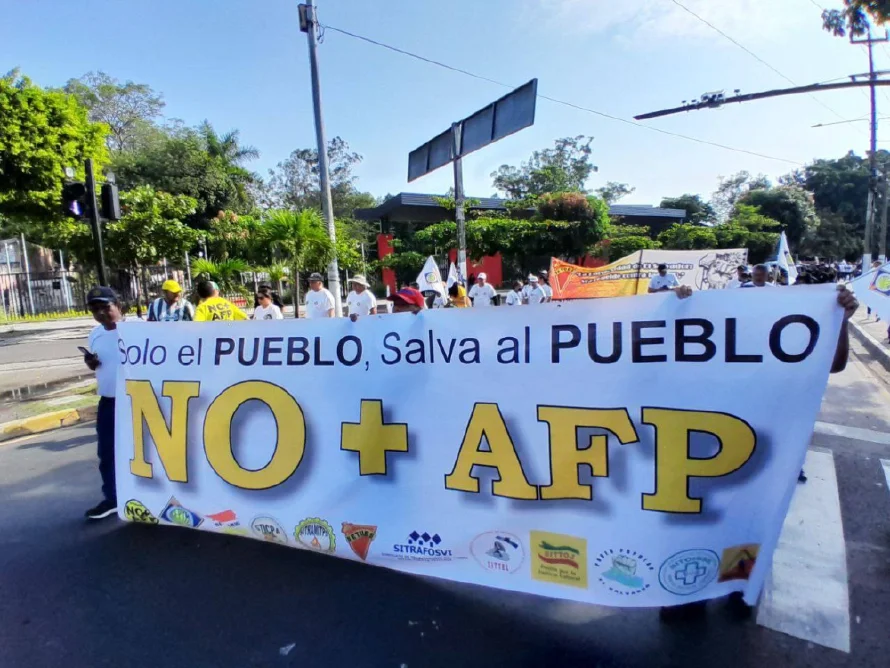 Movimiento insiste en nacionalización de las pensiones y maestros piden régimen especial