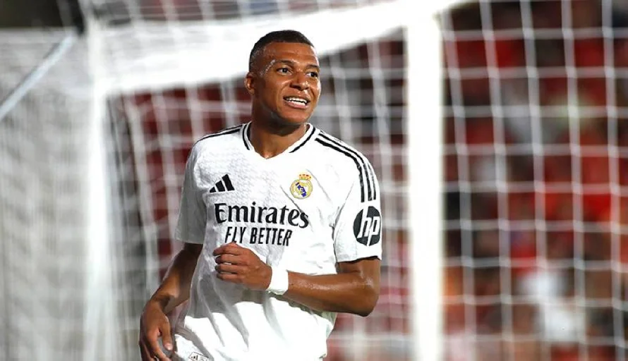Mbappé aviva la lucha por el trofeo al máximo goleador