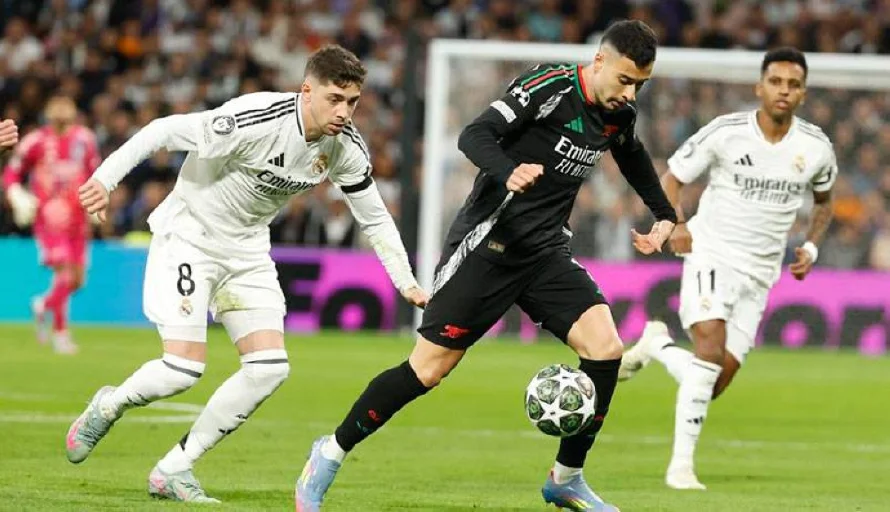 La UEFA multa al Real Madrid por el "comportamiento racista" de sus aficionados en el Emirates