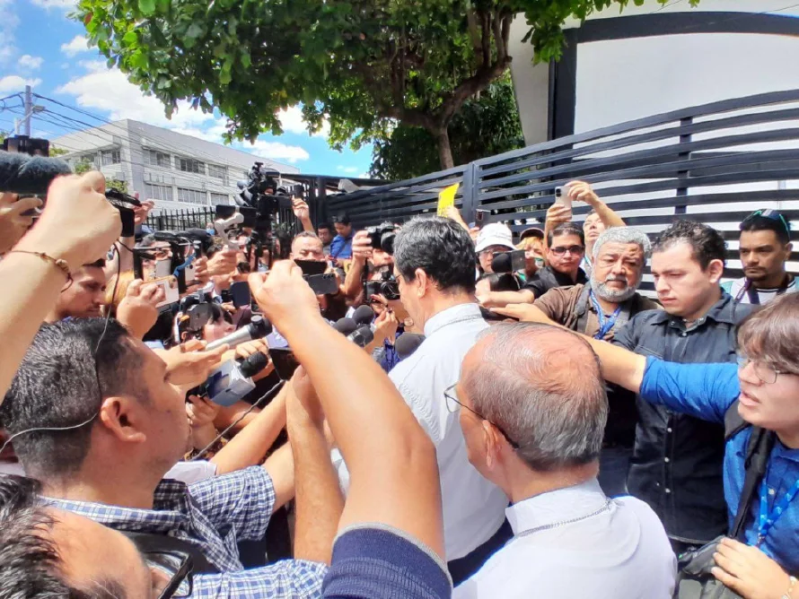 Agresiones contra periodistas aumentaron 154 % en el último año, según informe de APES
