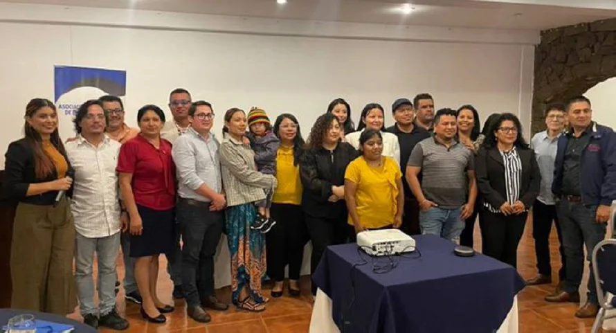 Lanzan "Alianza Intermedios" con medios comunitarios, independientes y alternativos para buscar financiamiento para investigaciones periodísticas