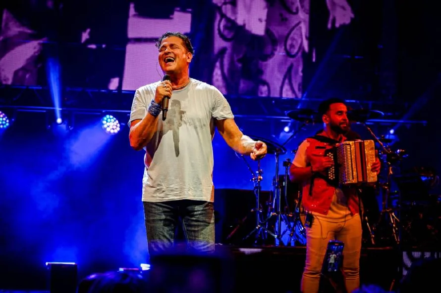 Davivienda celebra a Carlos Vives en El Salvador con descuentos exclusivos para sus clientes