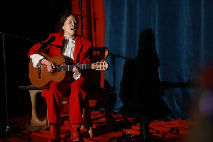 "Entrar a la década de los 40 se ha convertido en una época muy existencialista", Natalia Lafourcade
