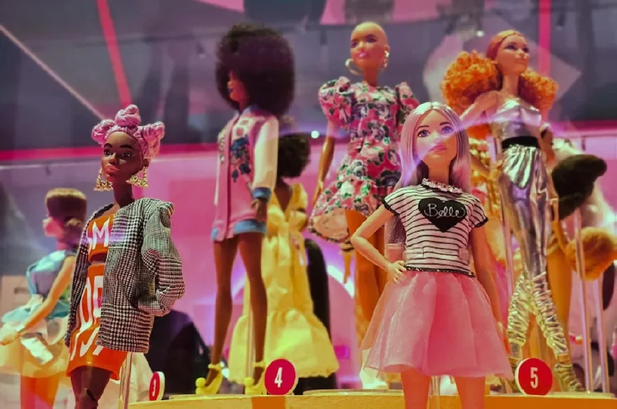 Mattel prevé subir sus precios a las muñecas por los aranceles de EE.UU. y tras alusión de Trump