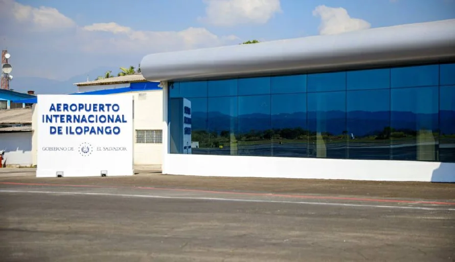 El 46 % de los pasajeros que ingresan por el Aeropuerto de Ilopango proceden de Guatemala