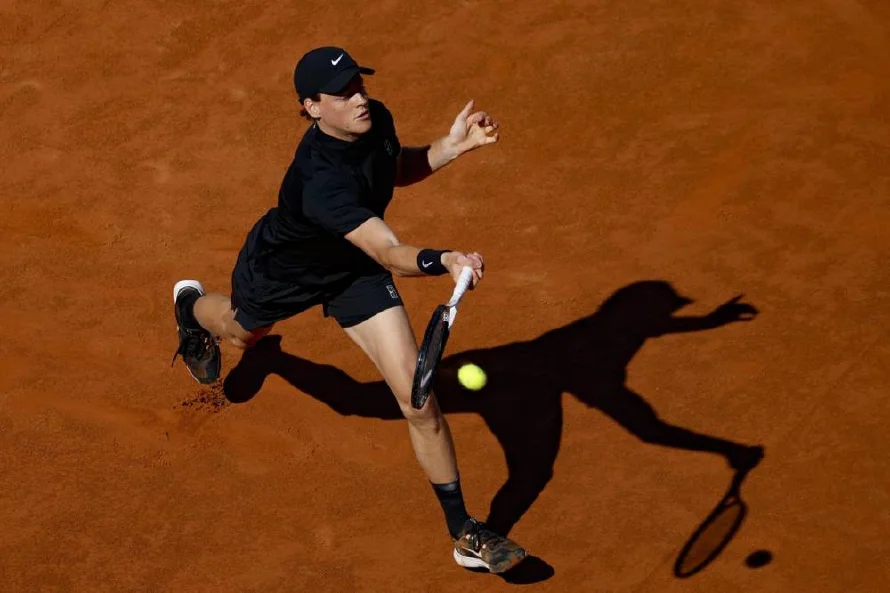 Jannick Sinner brilla de nuevo en Roma y se instala en octavos de final
