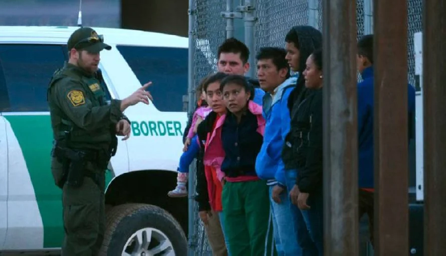 Arrestan a más de dos docenas de inmigrantes en una construcción en Florida