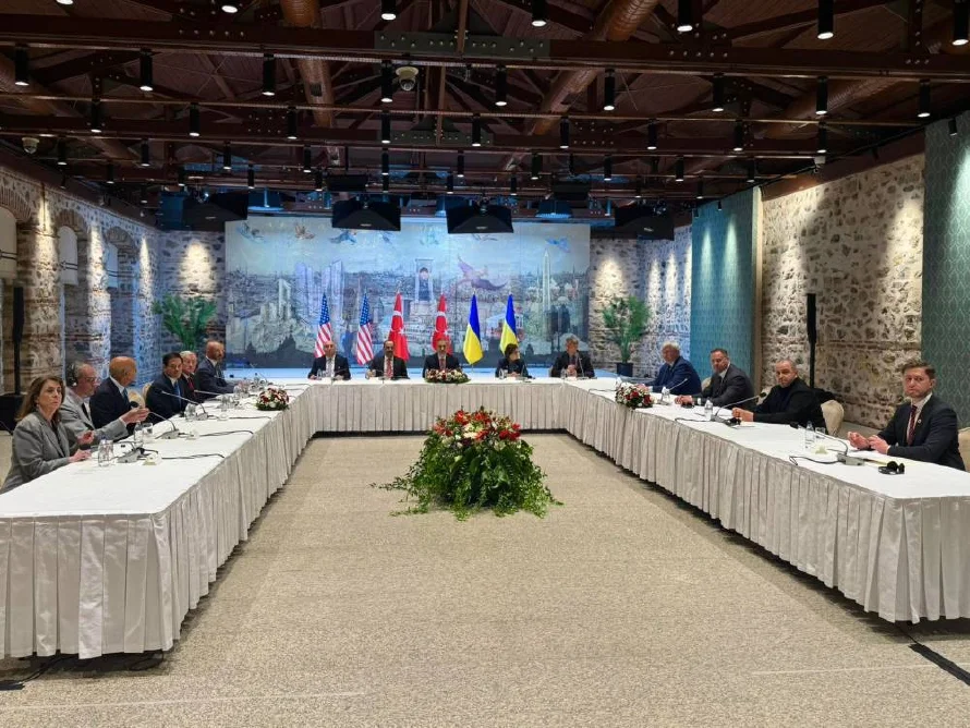 Comienzan en Estambul conversaciones tripartitas entre Ucrania, Turquía y EEUU