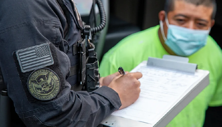 Jueces de EE.UU. desestiman acusaciones contra migrantes por ingreso a zonas militares