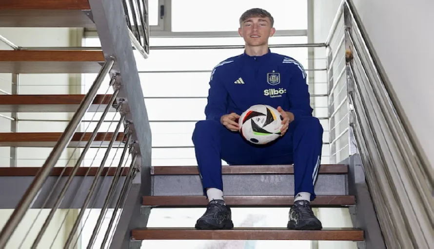 El Real Madrid anuncia el fichaje del joven central Dean Huijsen